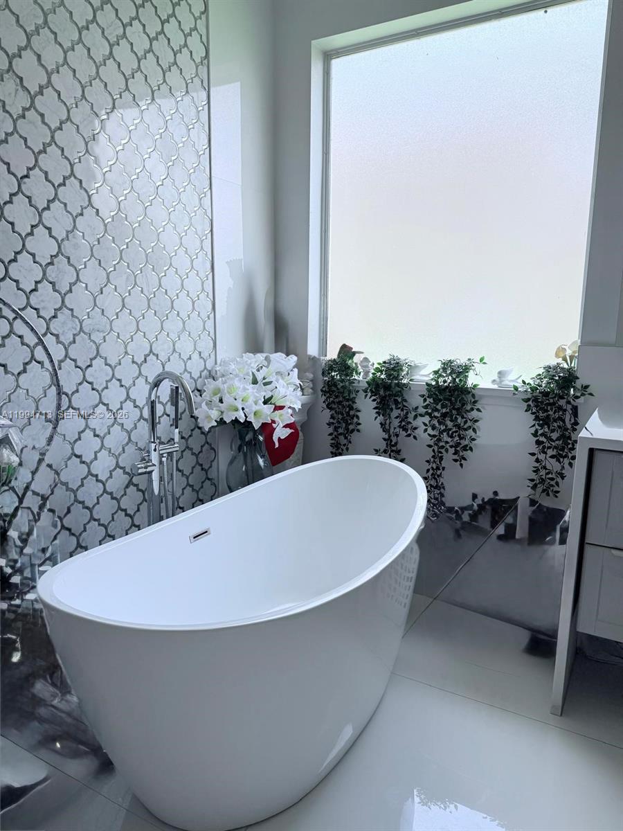 SHINGLE CREEK REVERVE - Residential