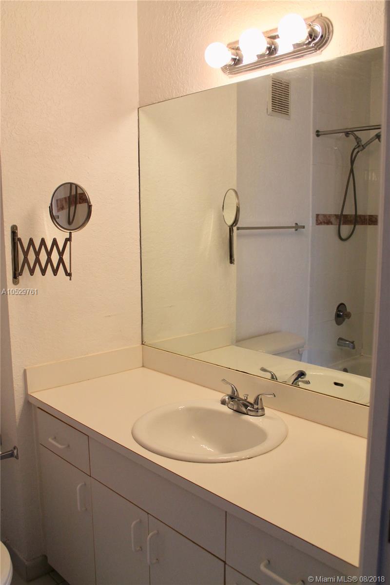 POINT ROYALE BLDGS FIVE&S - Residential