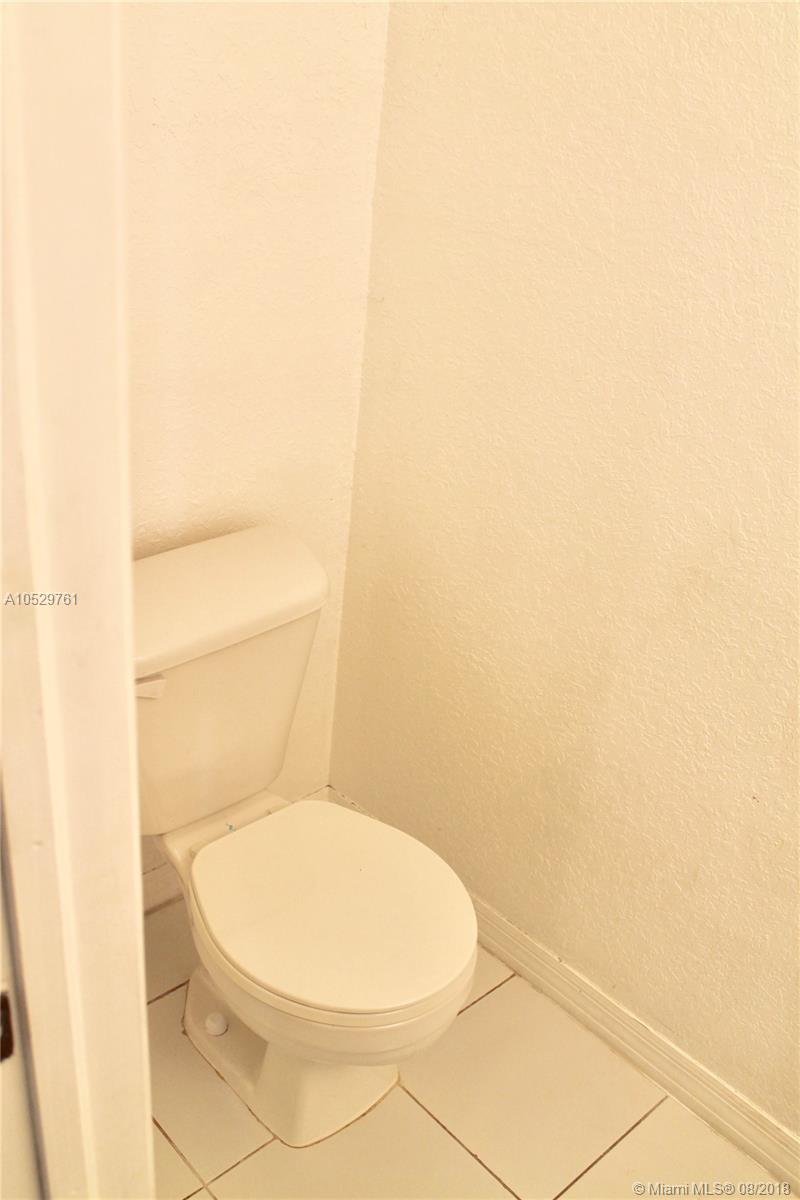 POINT ROYALE BLDGS FIVE&S - Residential