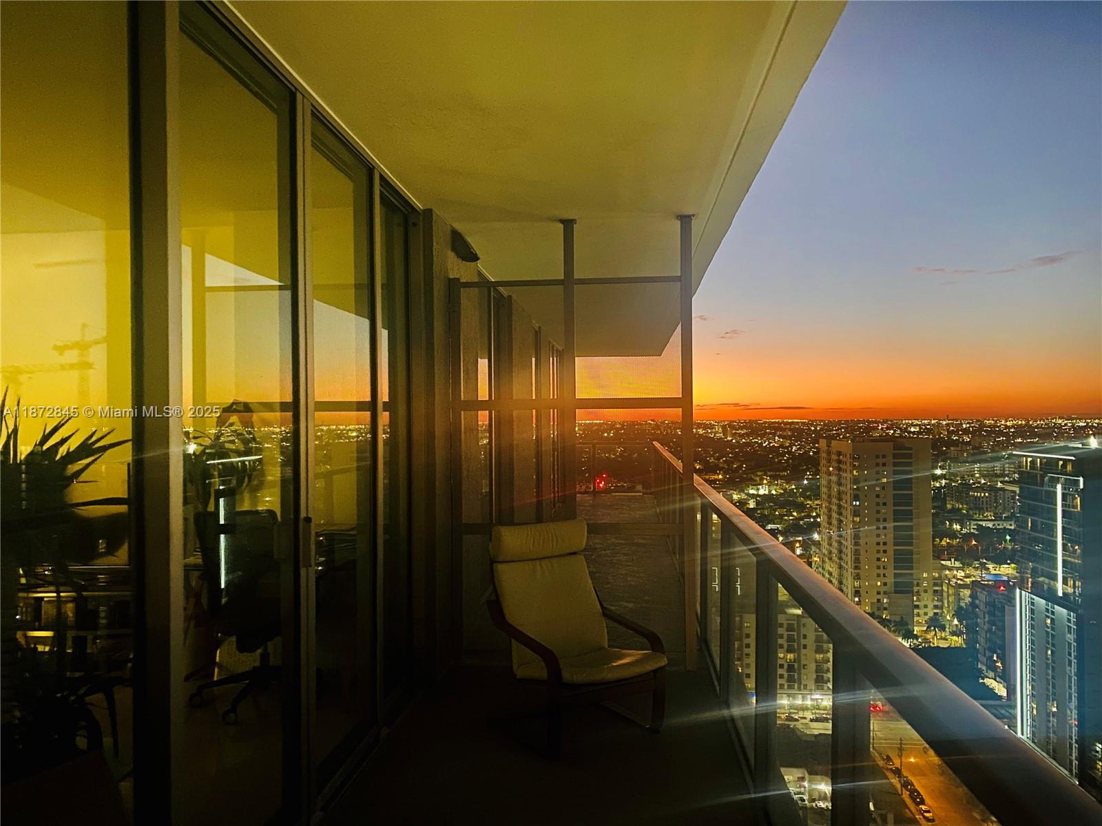 THE AXIS ON BRICKELL COND - Residential