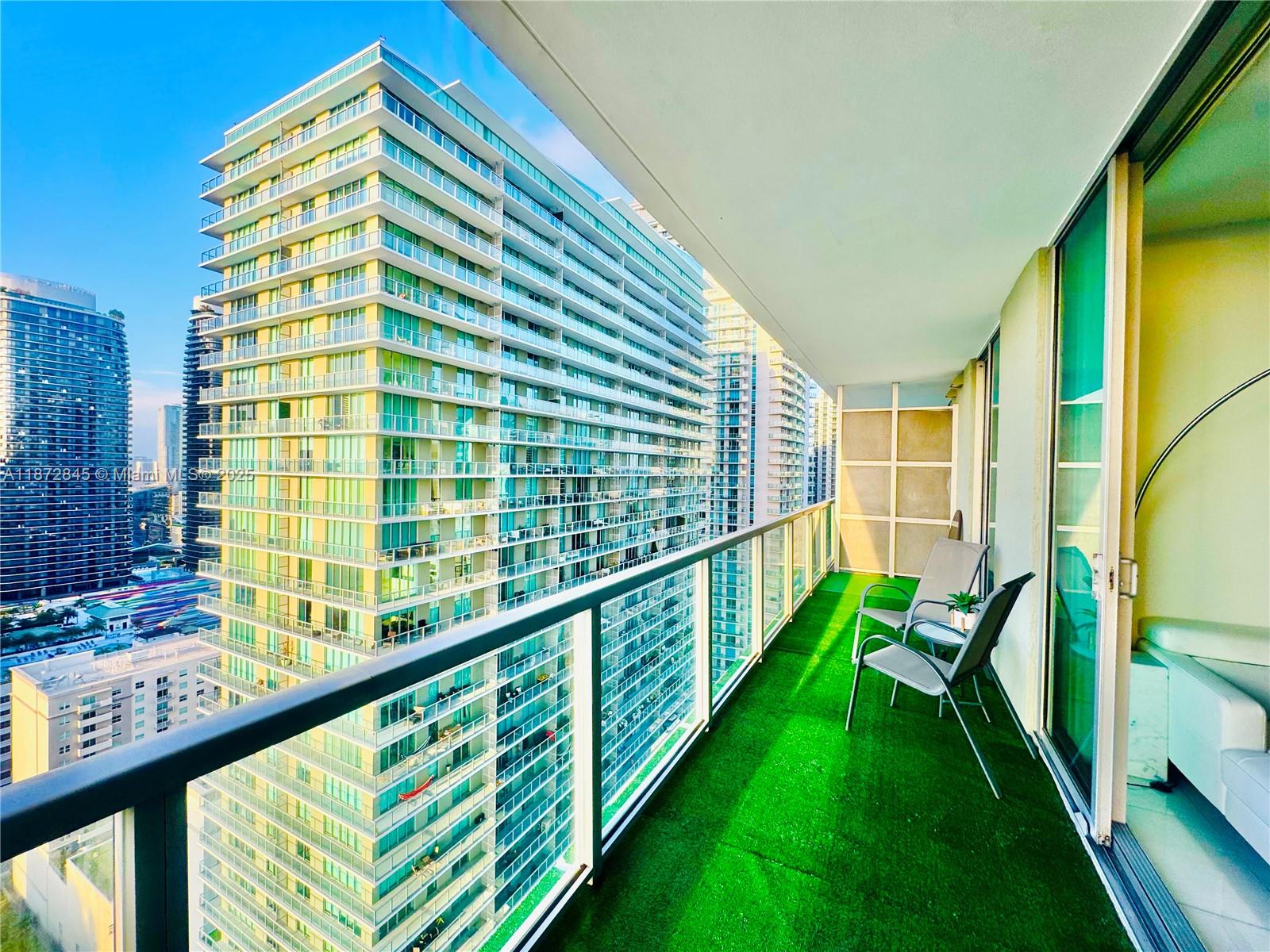 THE AXIS ON BRICKELL COND - Residential