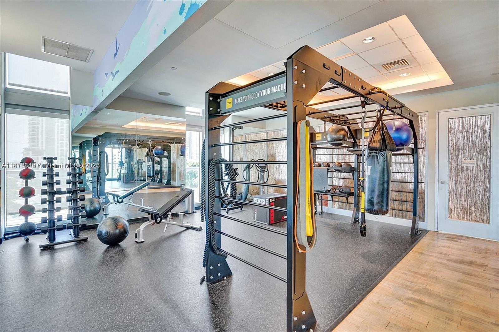 THE AXIS ON BRICKELL COND - Residential