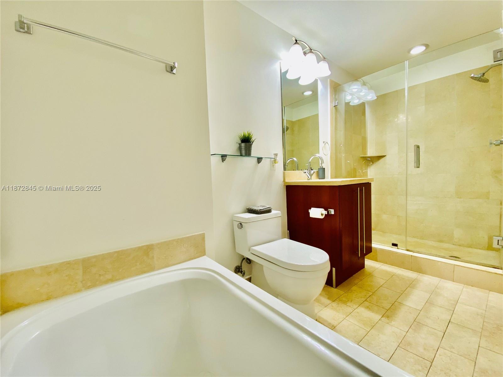 THE AXIS ON BRICKELL COND - Residential