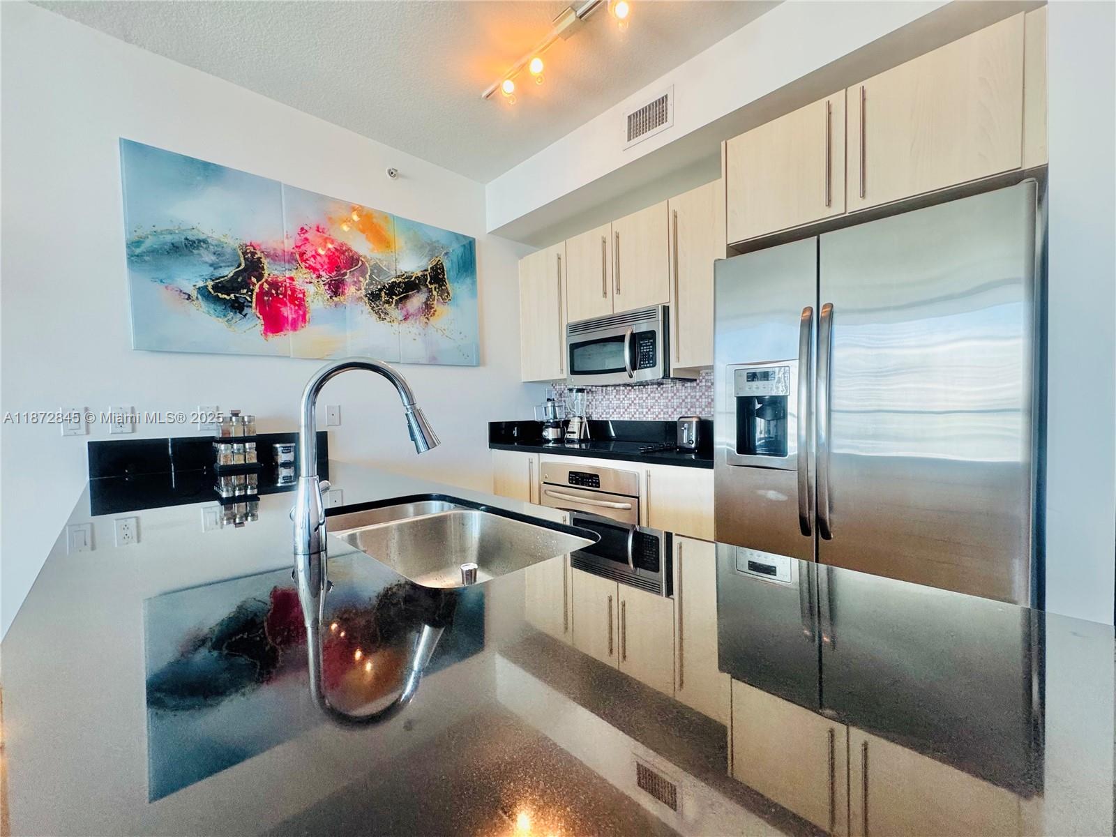 THE AXIS ON BRICKELL COND - Residential