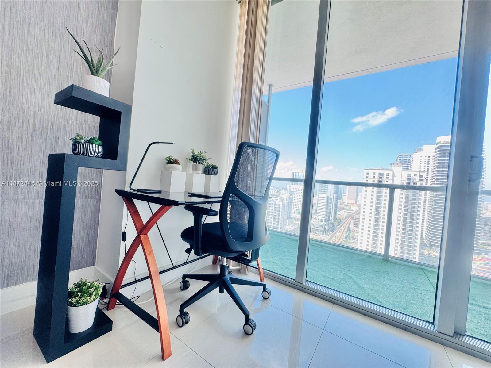 THE AXIS ON BRICKELL COND - Residential