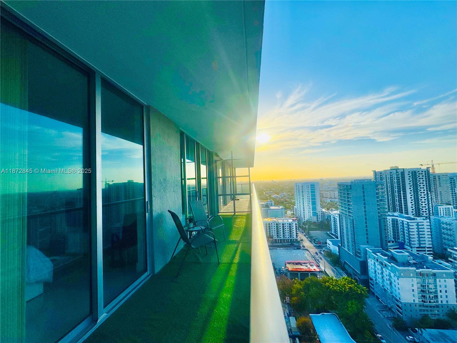 THE AXIS ON BRICKELL COND - Residential