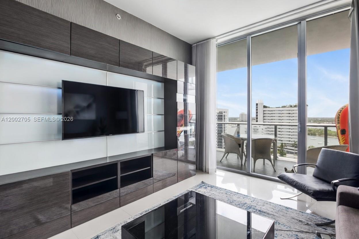 ELOQUENCE ON THE BAY COND - Residential