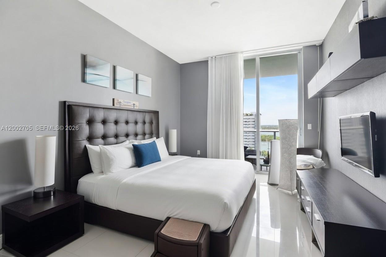 ELOQUENCE ON THE BAY COND - Residential