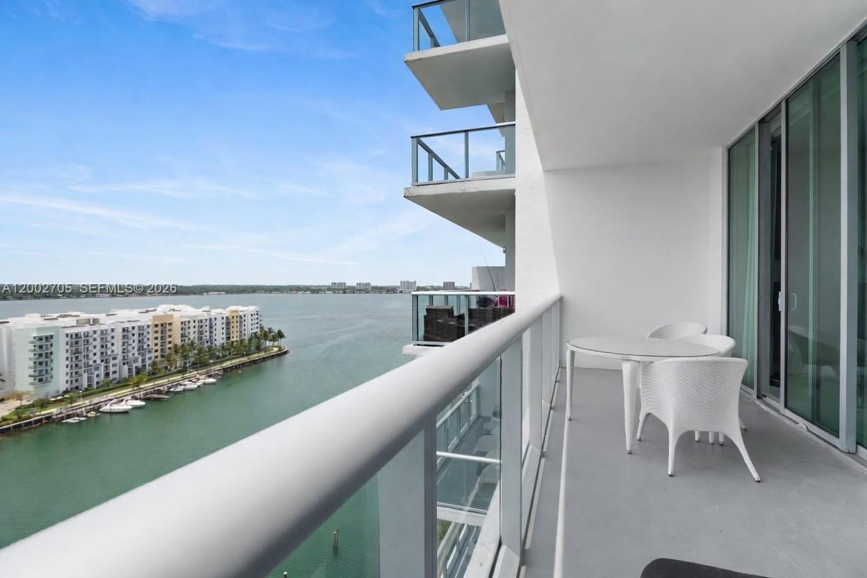 ELOQUENCE ON THE BAY COND - Residential