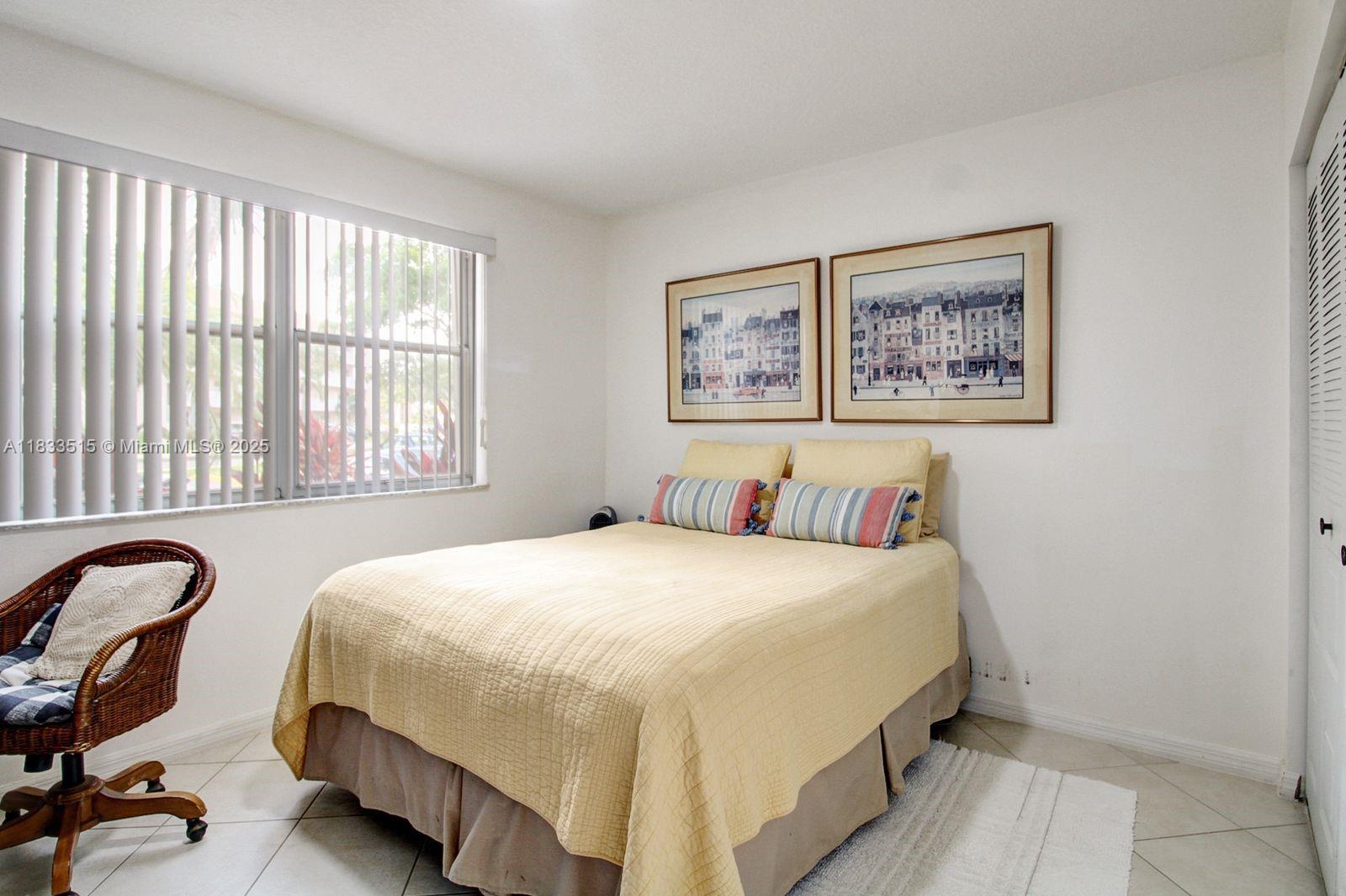 SUNRISE LAKES 186 CONDO - Residential