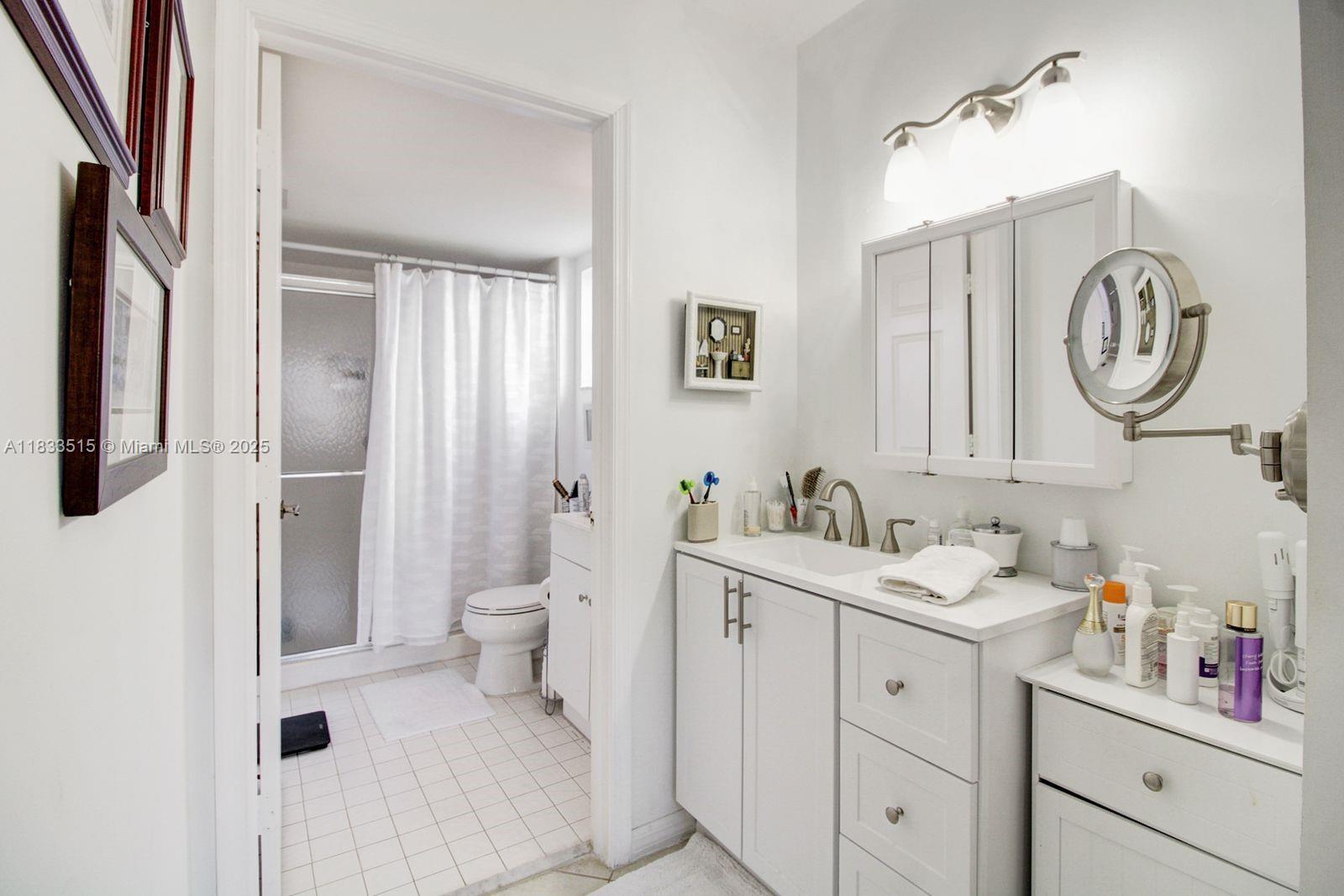 SUNRISE LAKES 186 CONDO - Residential