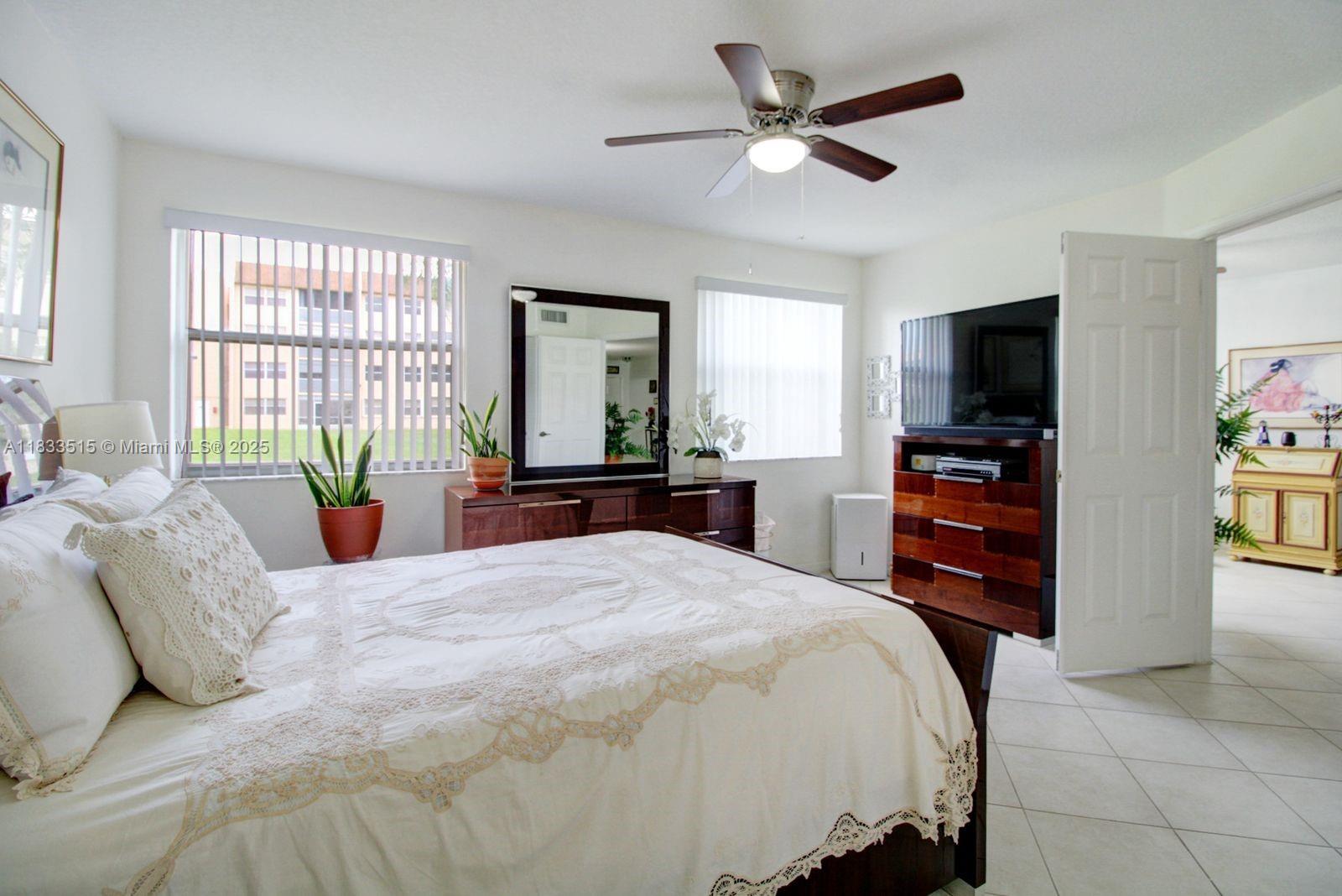 SUNRISE LAKES 186 CONDO - Residential