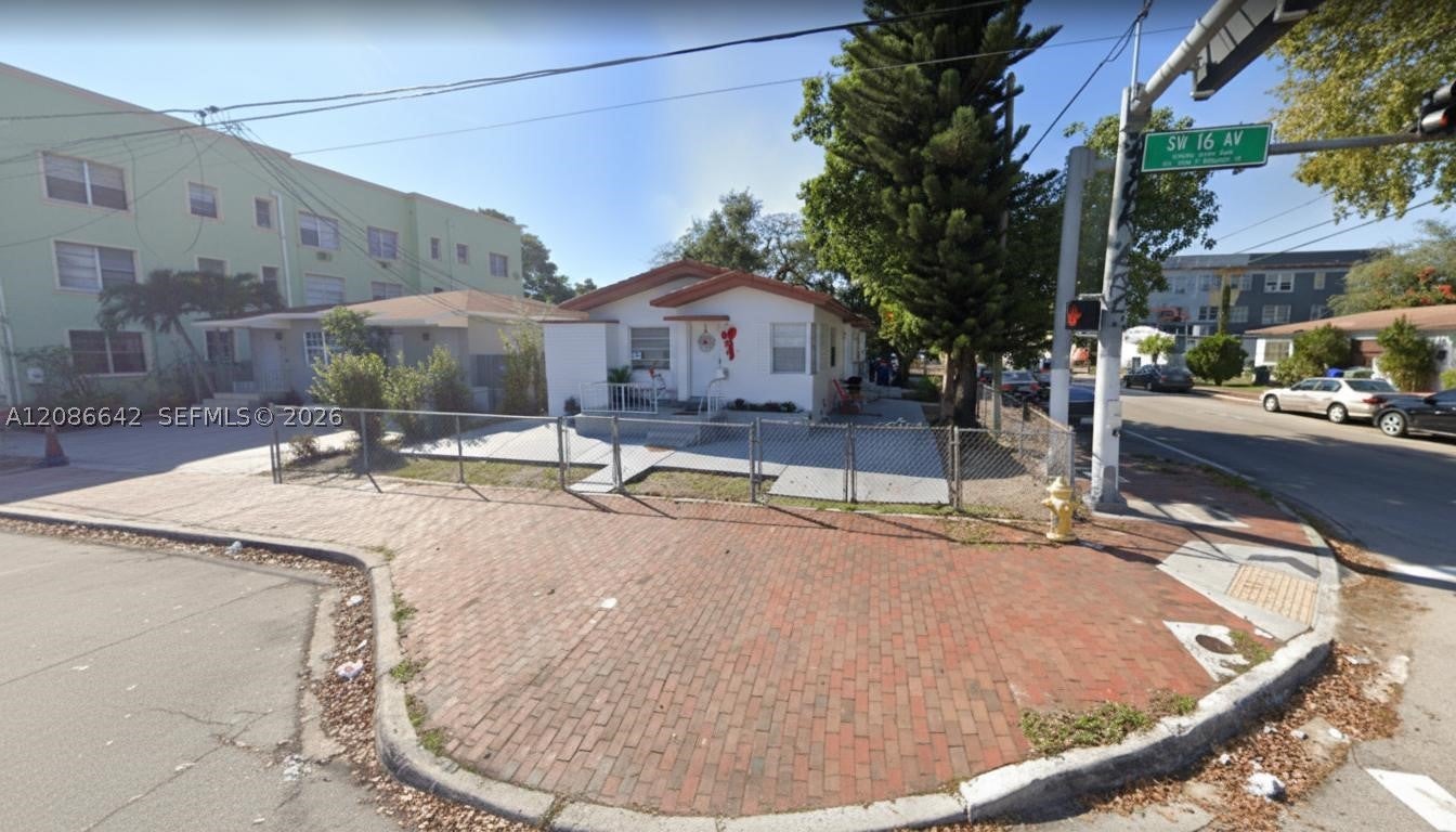 600 SW 16th Ave