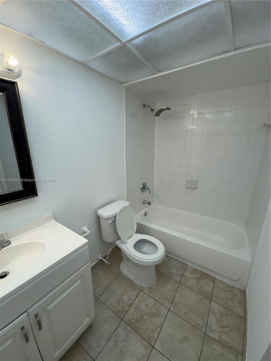 LAS VISTAS AT DORAL CONDO - Residential Lease