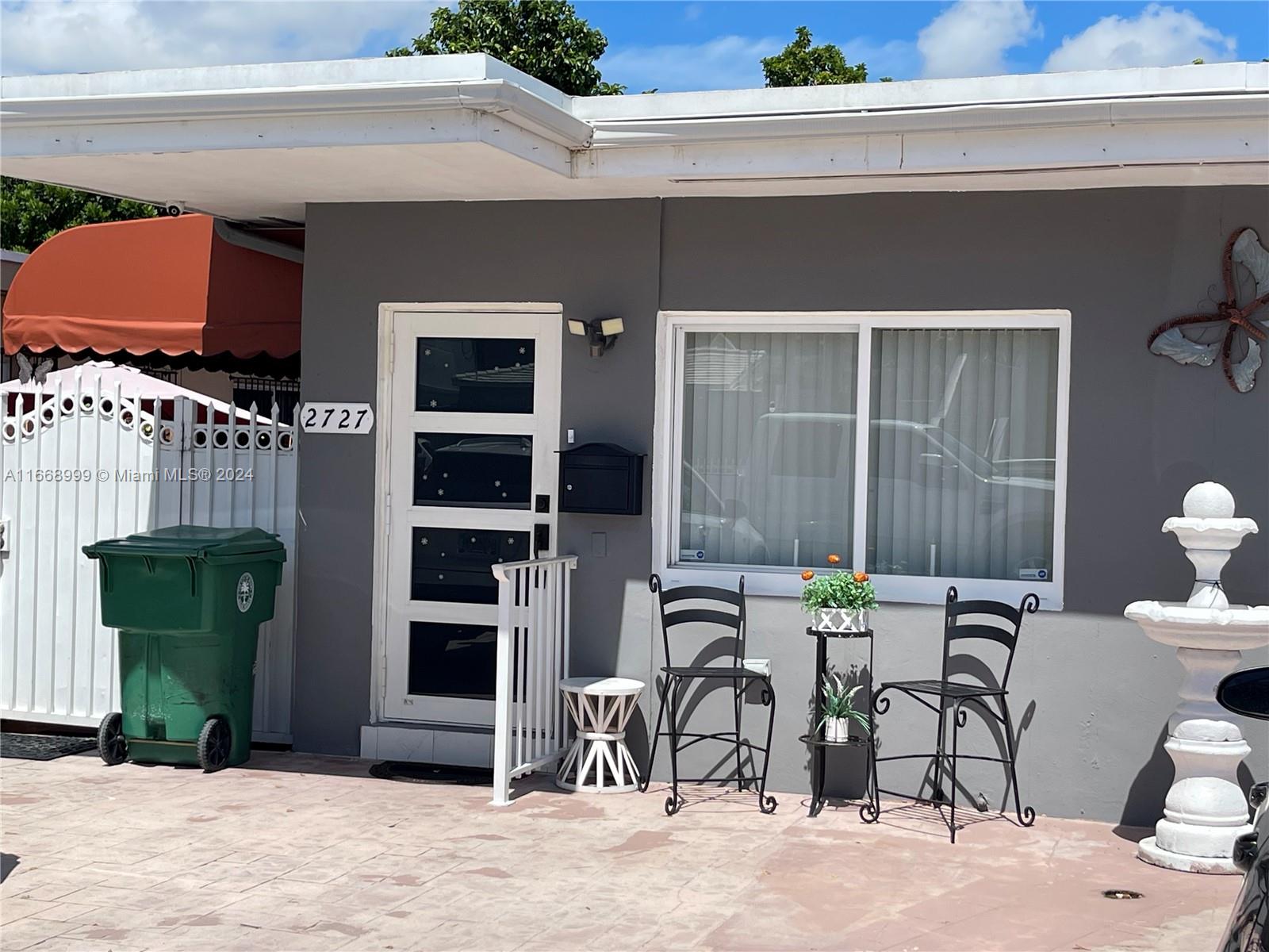 2725 SW 21st Ter