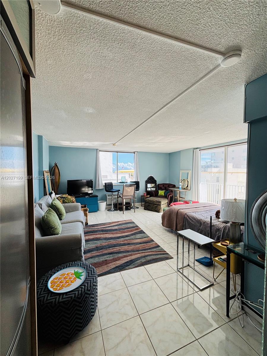 ISLANDER CONDO APTS - Residential