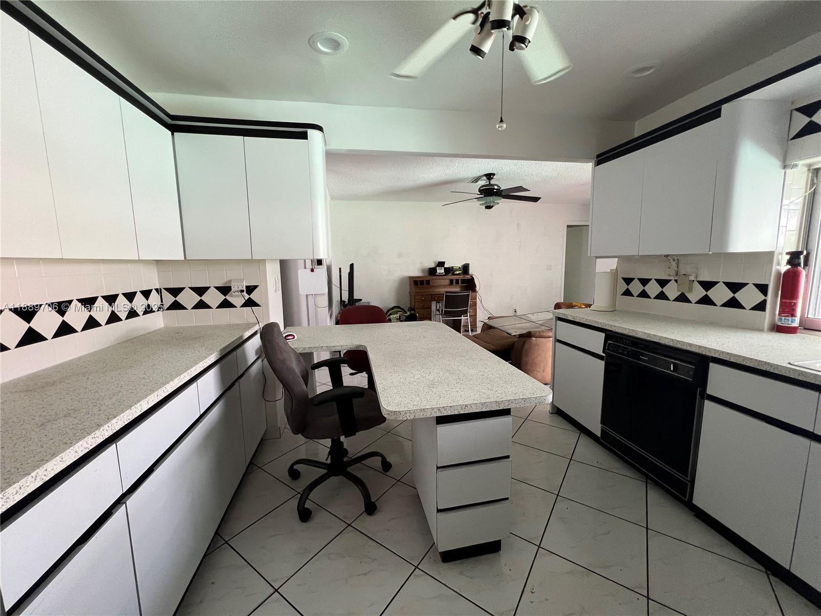 ARROWHEAD GOLF & TENNIS C - Residential
