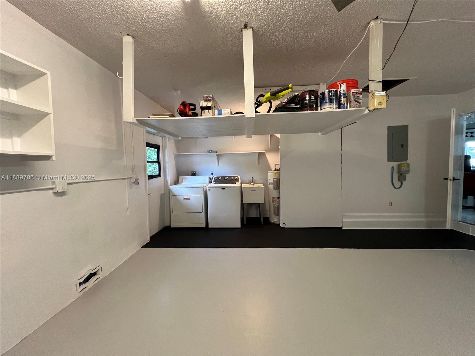 ARROWHEAD GOLF & TENNIS C - Residential