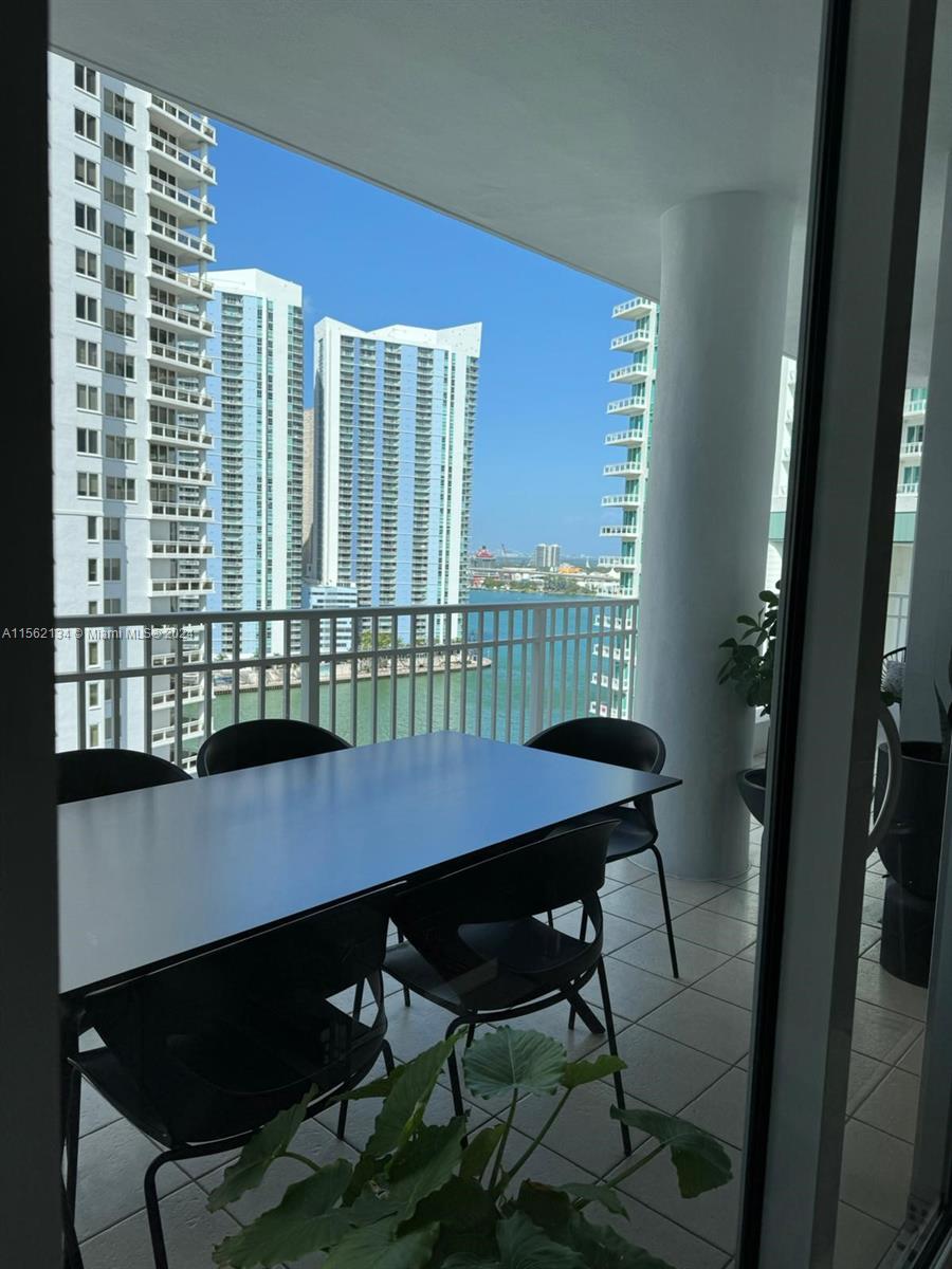 COURTS BRICKELL KEY CONDO - Residential Lease