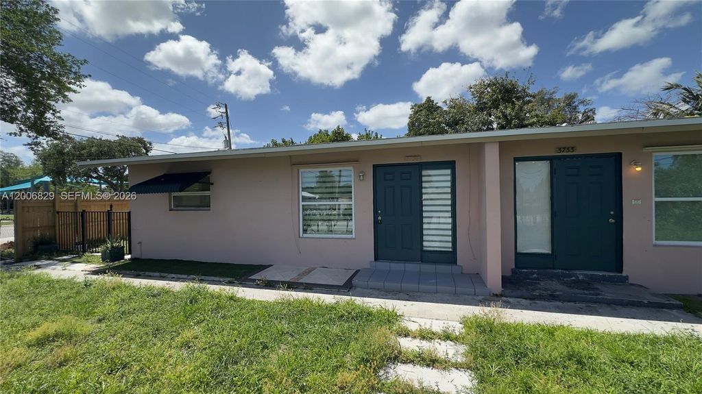 Photo of 3733 Kirk Rd, Lake Worth, FL 33461 (MLS # A12006829)