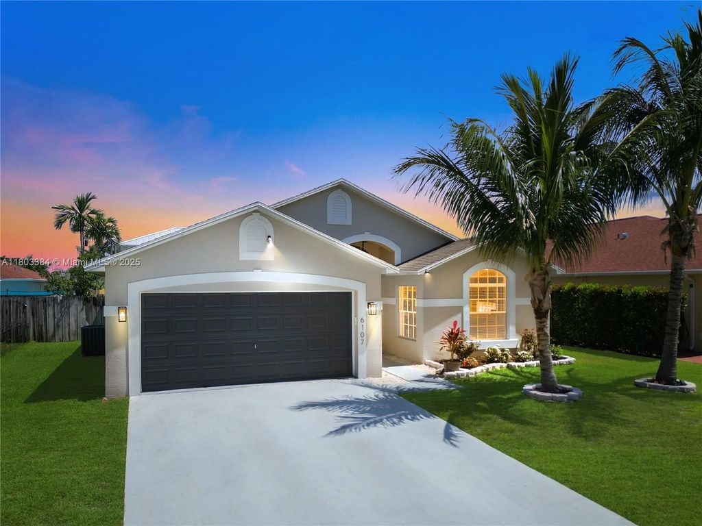 Photo of 6107 Lauderdale St, Jupiter, FL 33458 (MLS # A11803384)