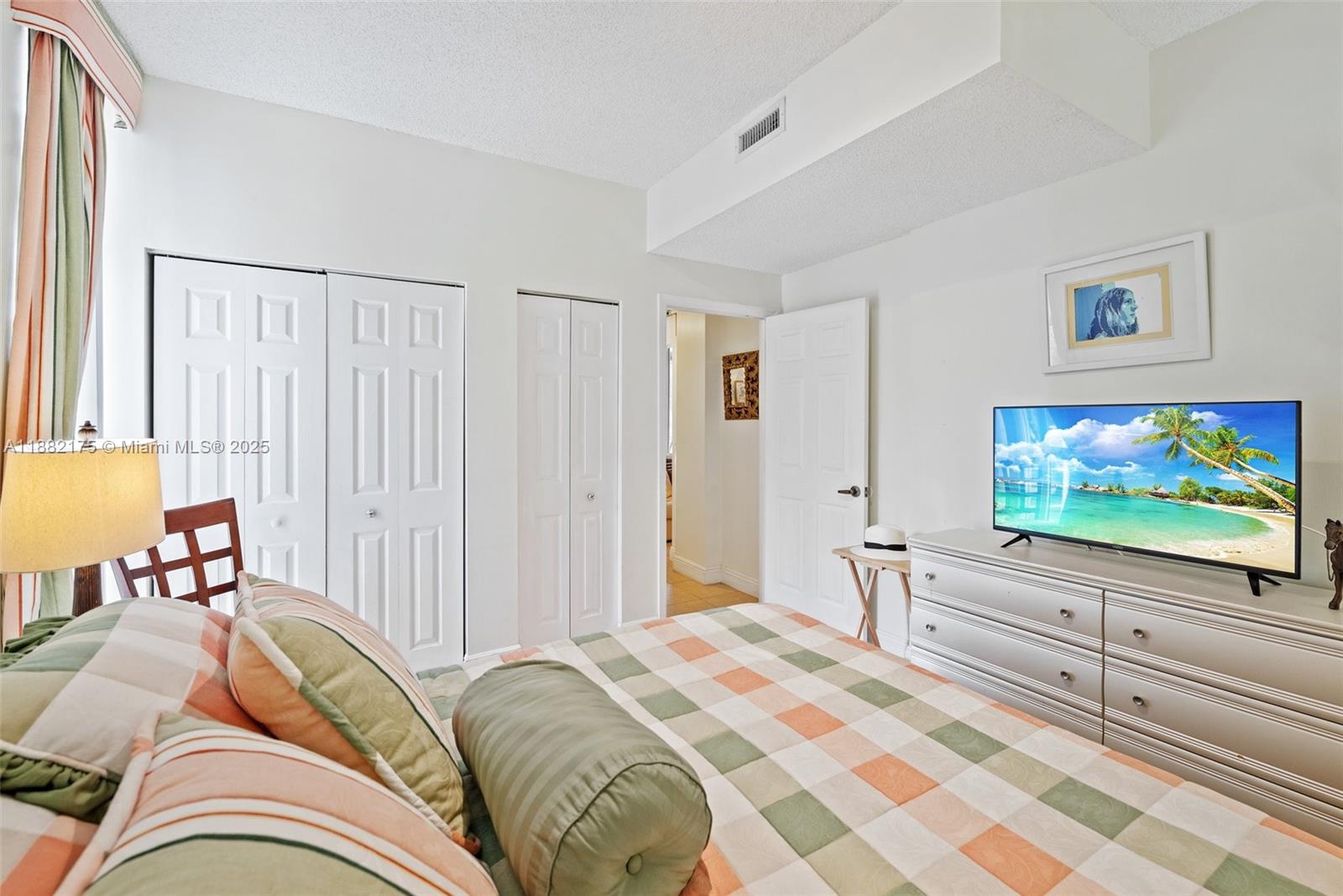 DORAL HOUSE CONDO NO 2 - Residential