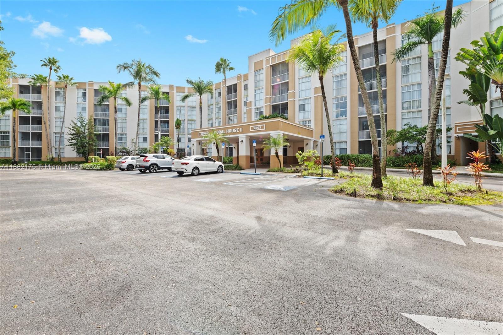 DORAL HOUSE CONDO NO 2 - Residential