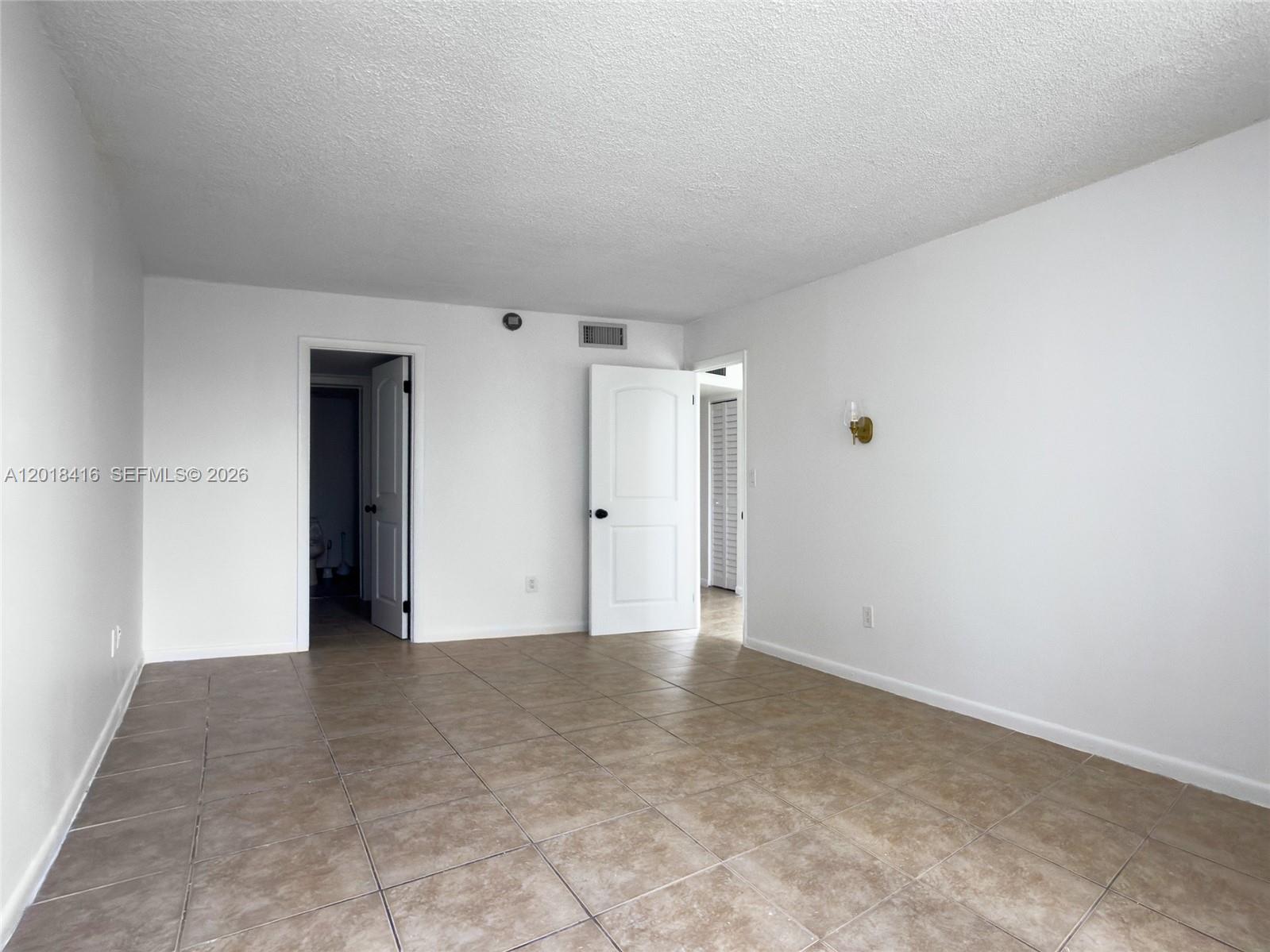 MONTECARLO CONDO - Residential