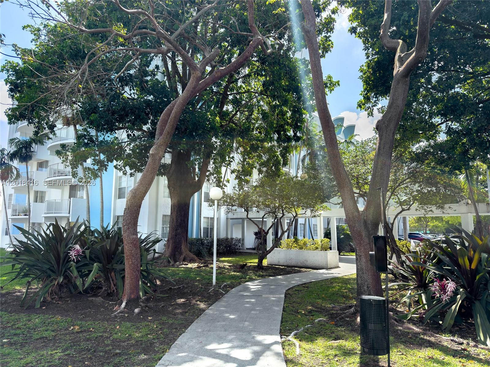 MONTECARLO CONDO - Residential