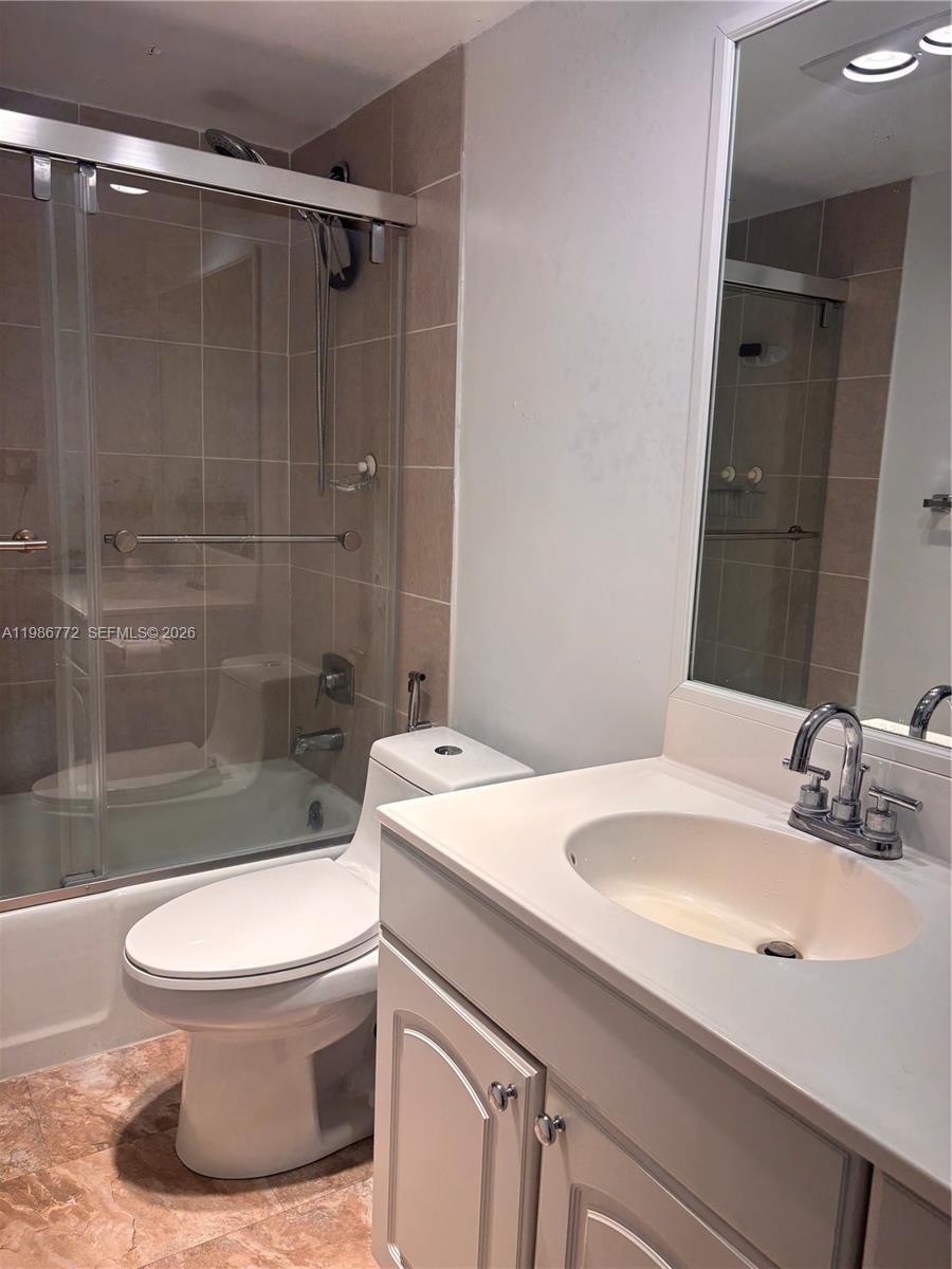 BRICKELL PLACE PHASE II C - Residential