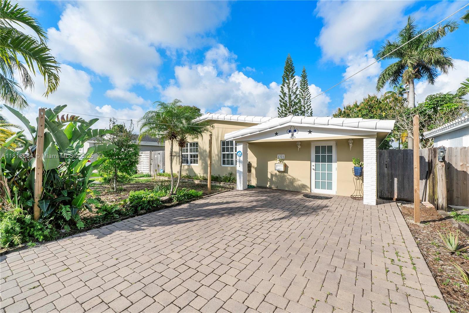 Rental Property at 1321 Ne 16th Ave 1321, Fort Lauderdale, Broward County, Florida - Bedrooms: 2 
Bathrooms: 2  - $4,250 MO.