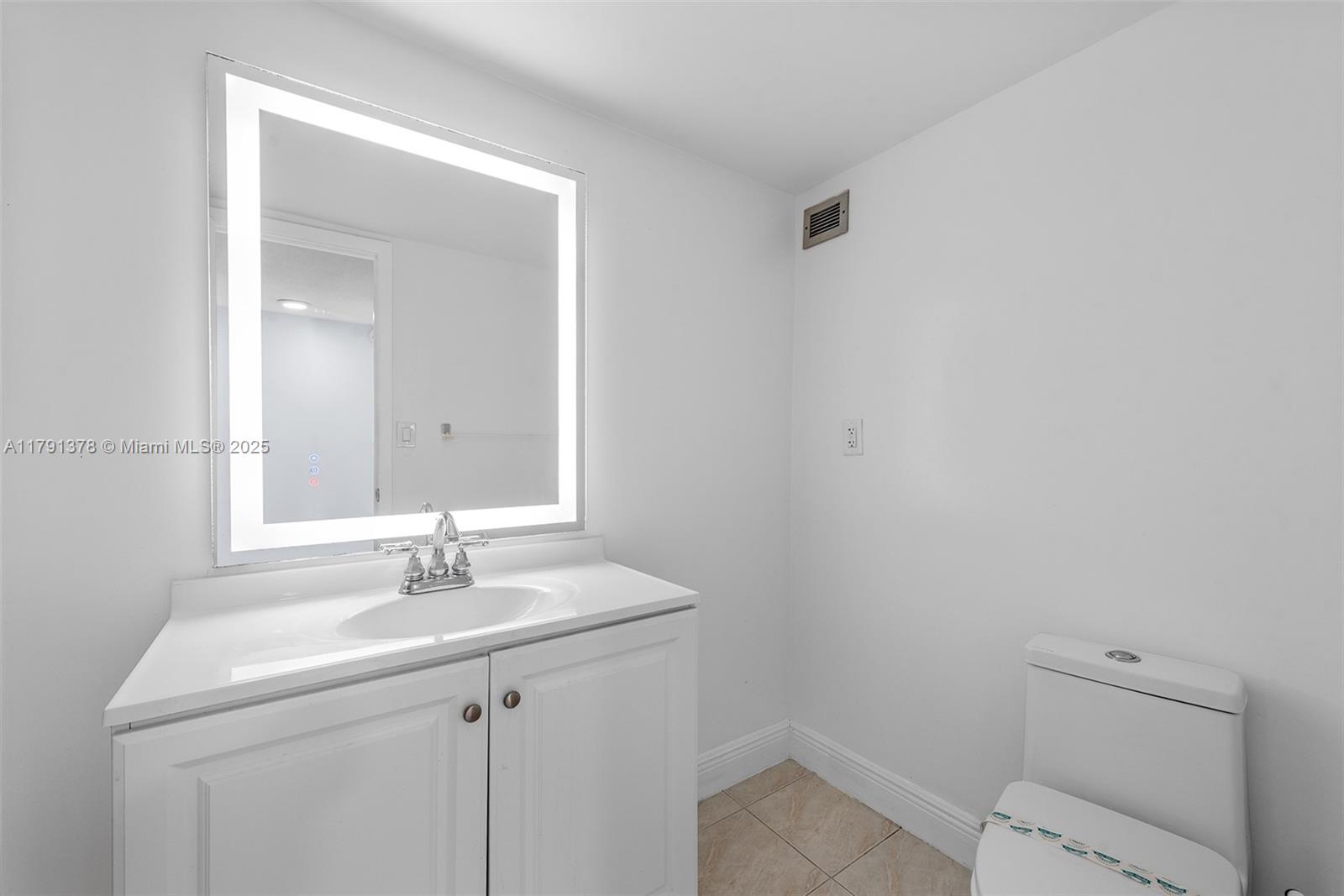COMMODORE PLAZA CONDO - Residential
