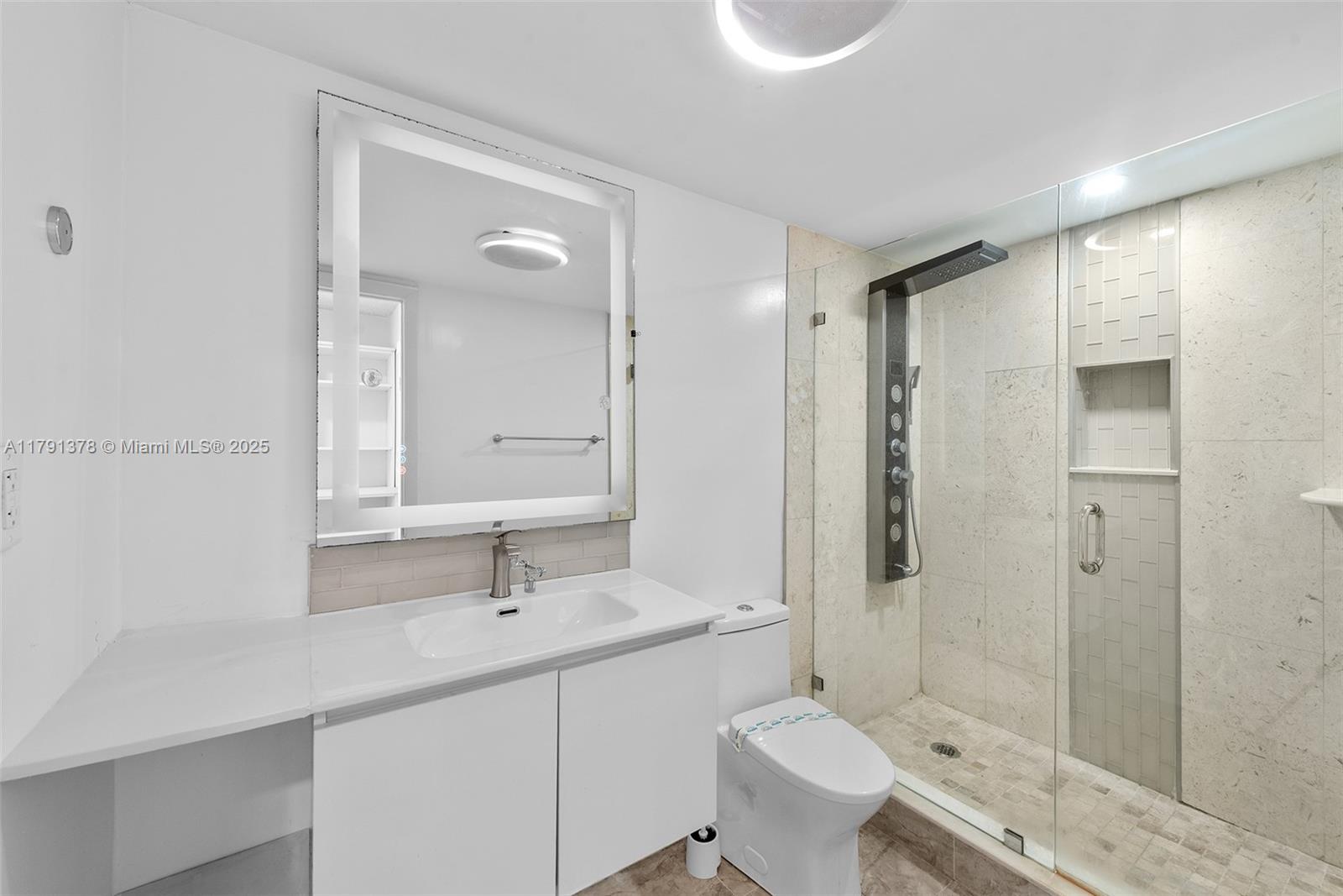 COMMODORE PLAZA CONDO - Residential