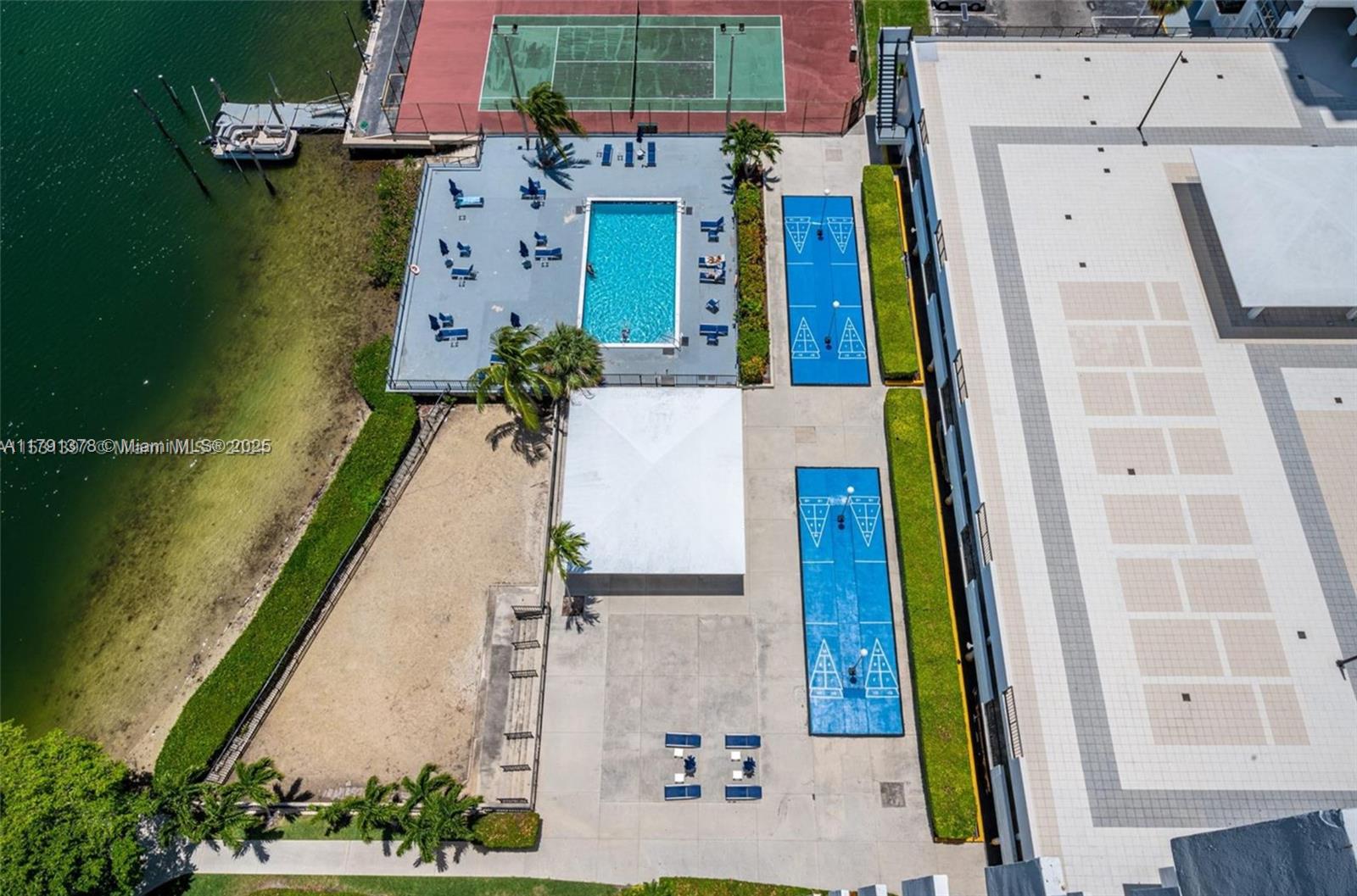 COMMODORE PLAZA CONDO - Residential