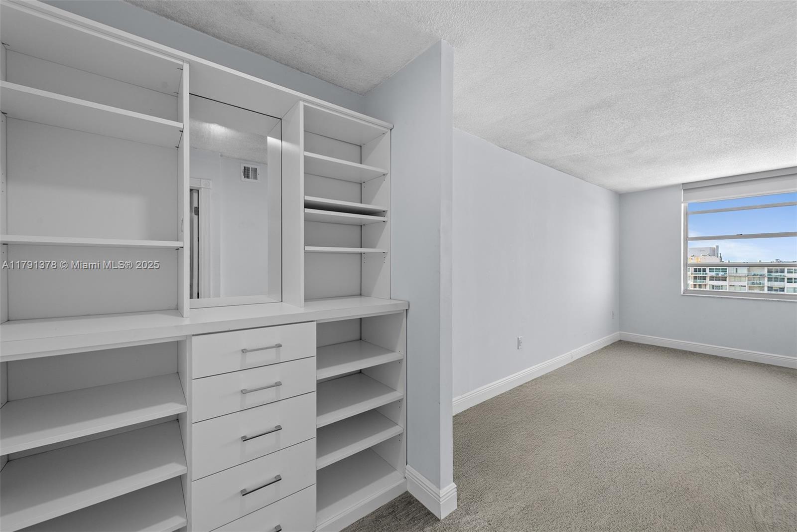 COMMODORE PLAZA CONDO - Residential
