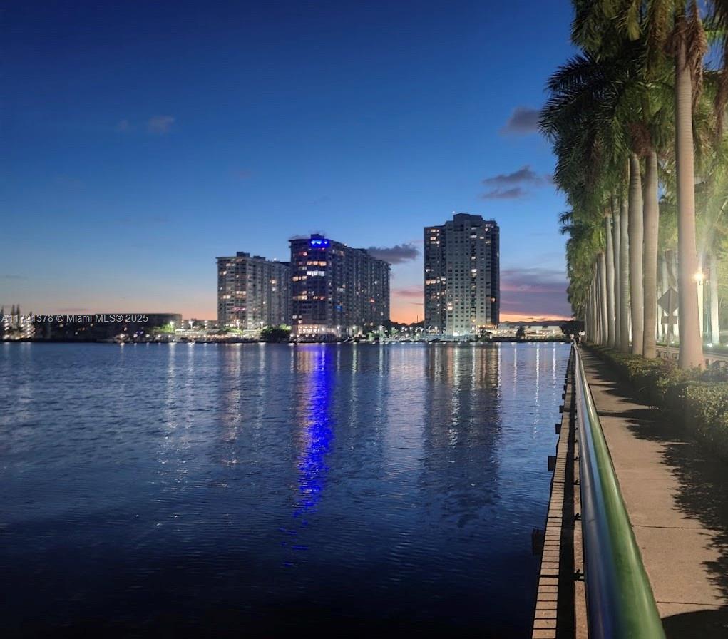 COMMODORE PLAZA CONDO - Residential