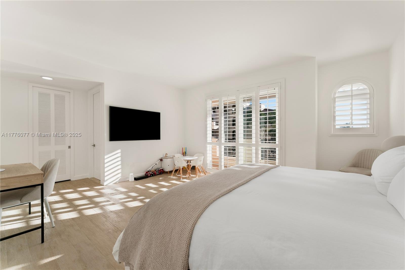 OCEANSIDE @ FISHER ISL CO - Residential