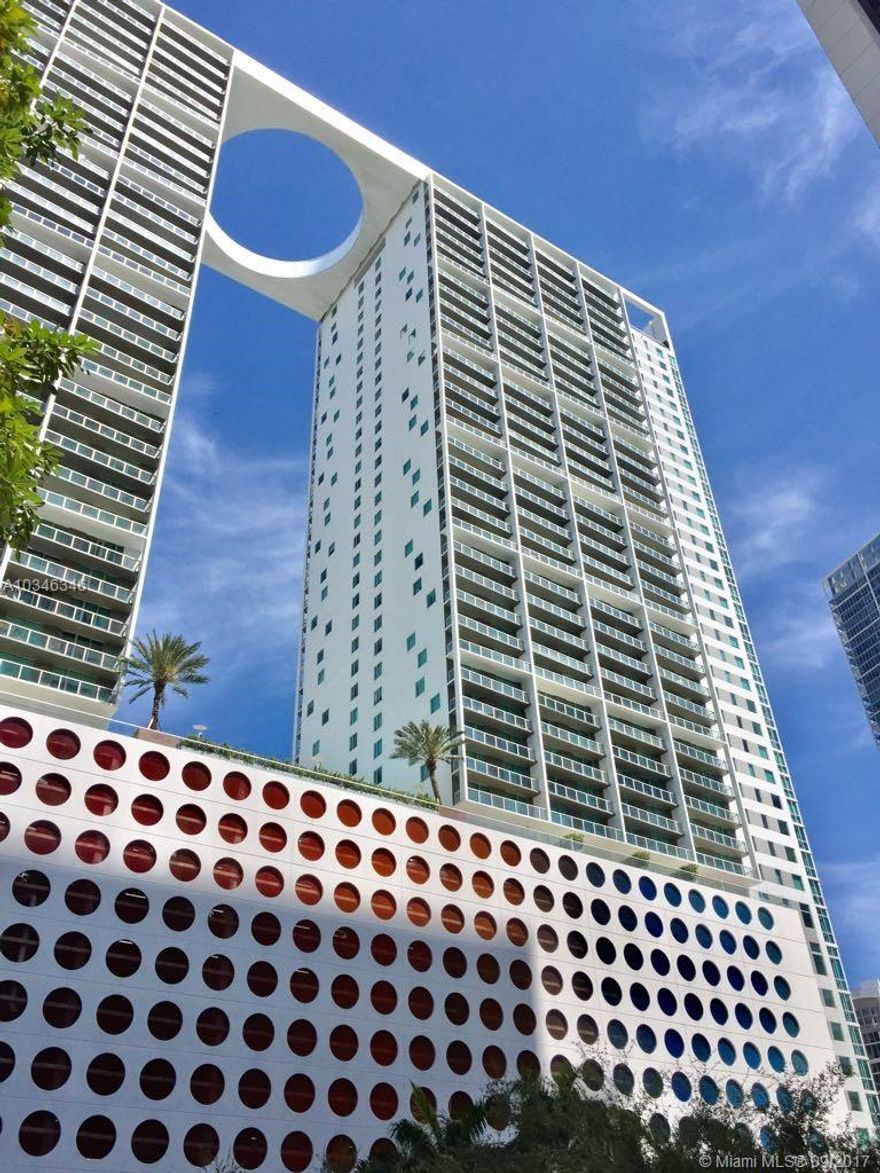 Enjoy Brickell living in this 2 bedrooms, 2 baths, split plan, corner unit. Fabulous Bay and Brickell City Centre views from the large terrace of this 40th floor unit.   The unit features white porcelain floor , granite countertops, and stainless steel appliances. One assigned parking space. Valet Parking.