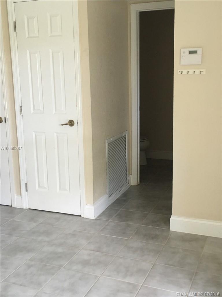 Hollywood Gardens 1 Condo - Residential Lease