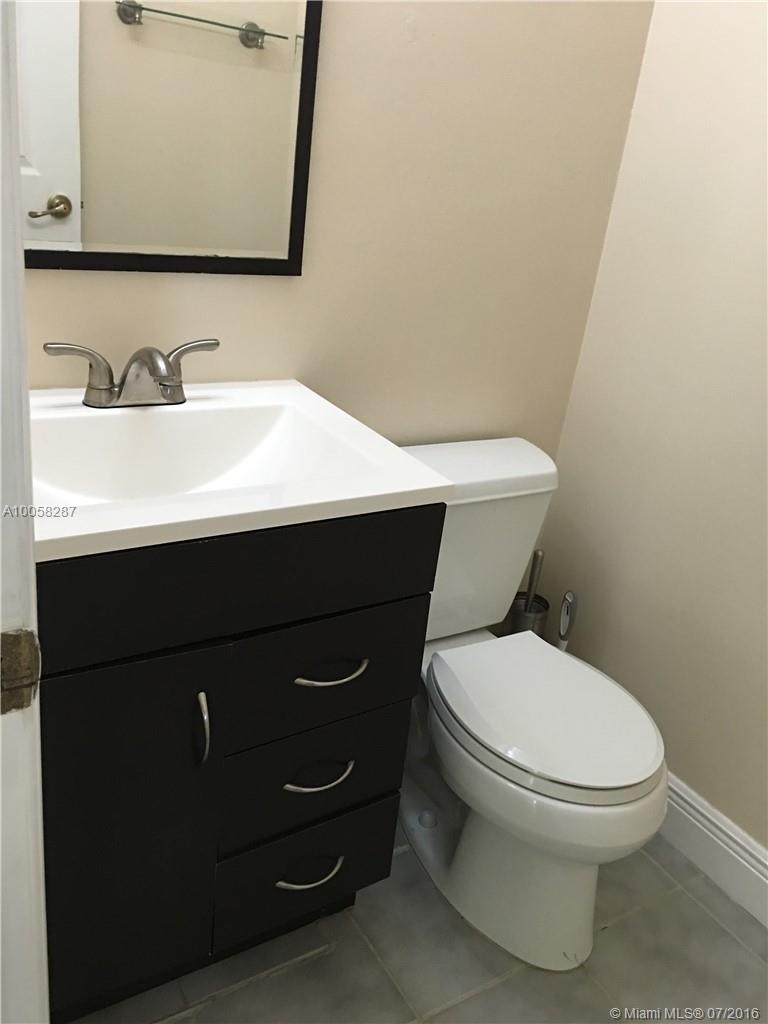 Hollywood Gardens 1 Condo - Residential Lease