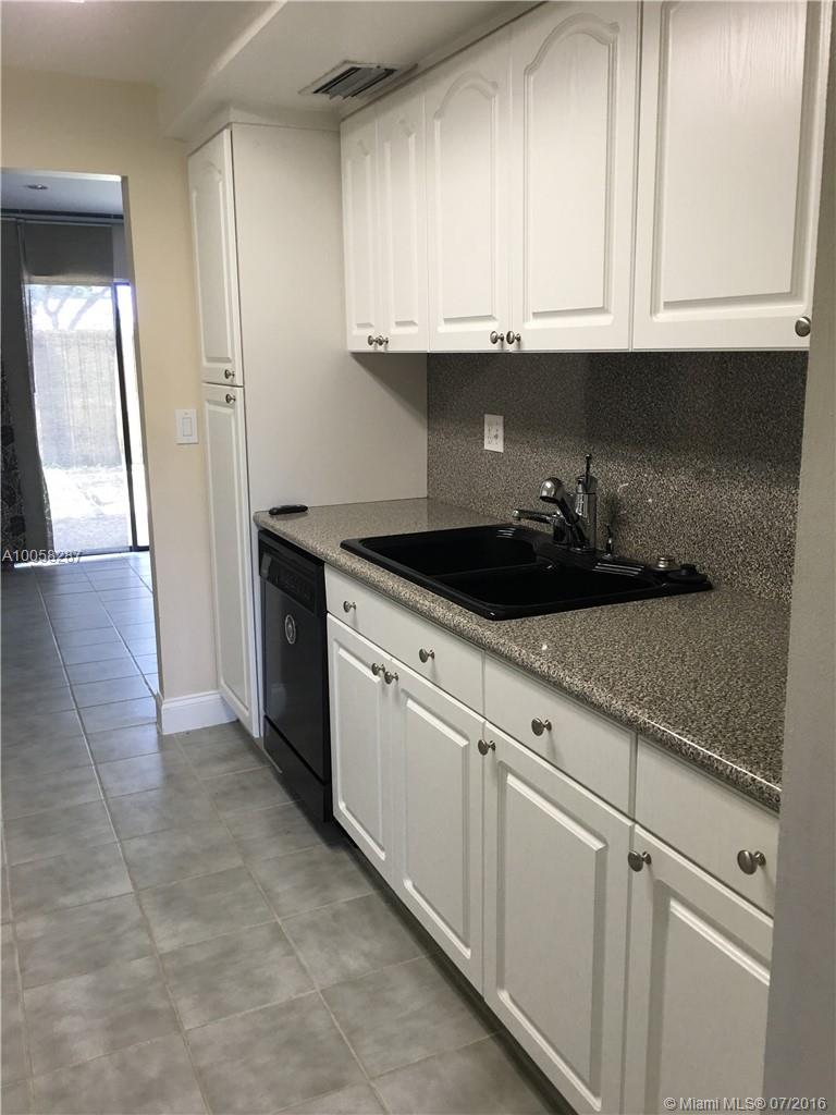 Hollywood Gardens 1 Condo - Residential Lease