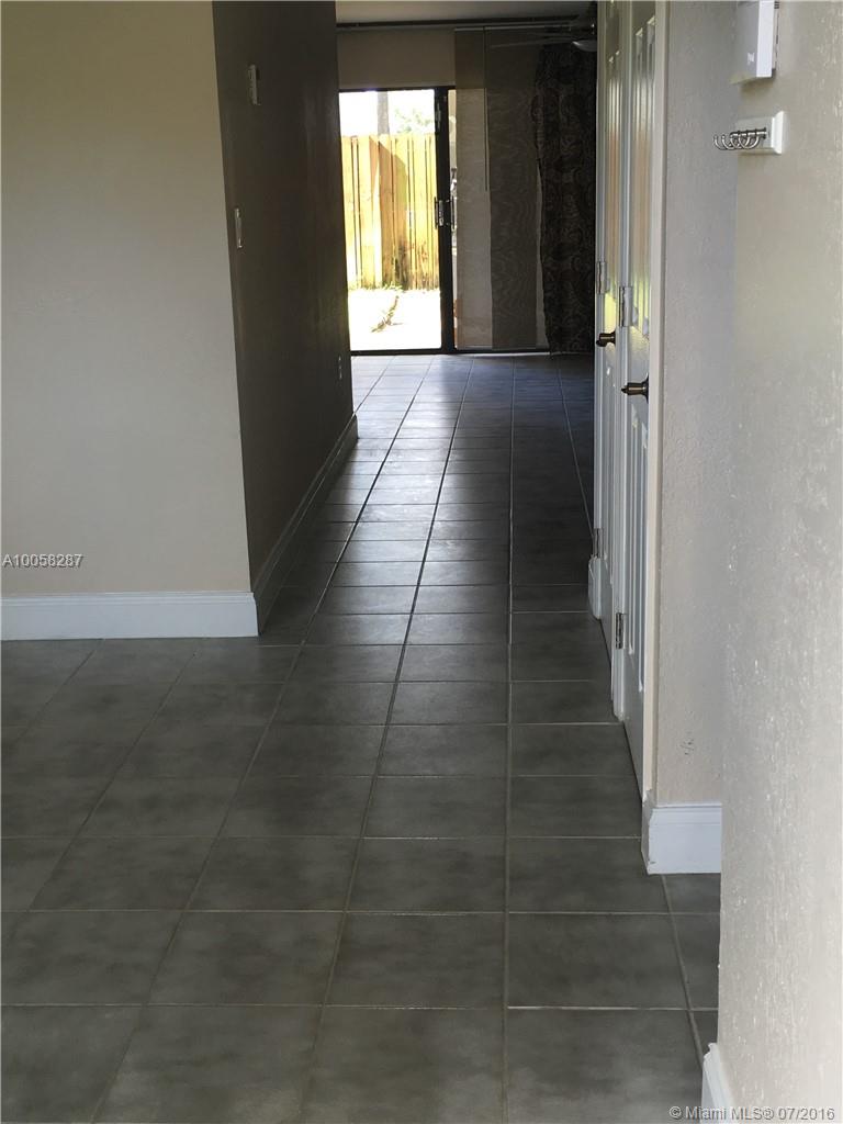 Hollywood Gardens 1 Condo - Residential Lease