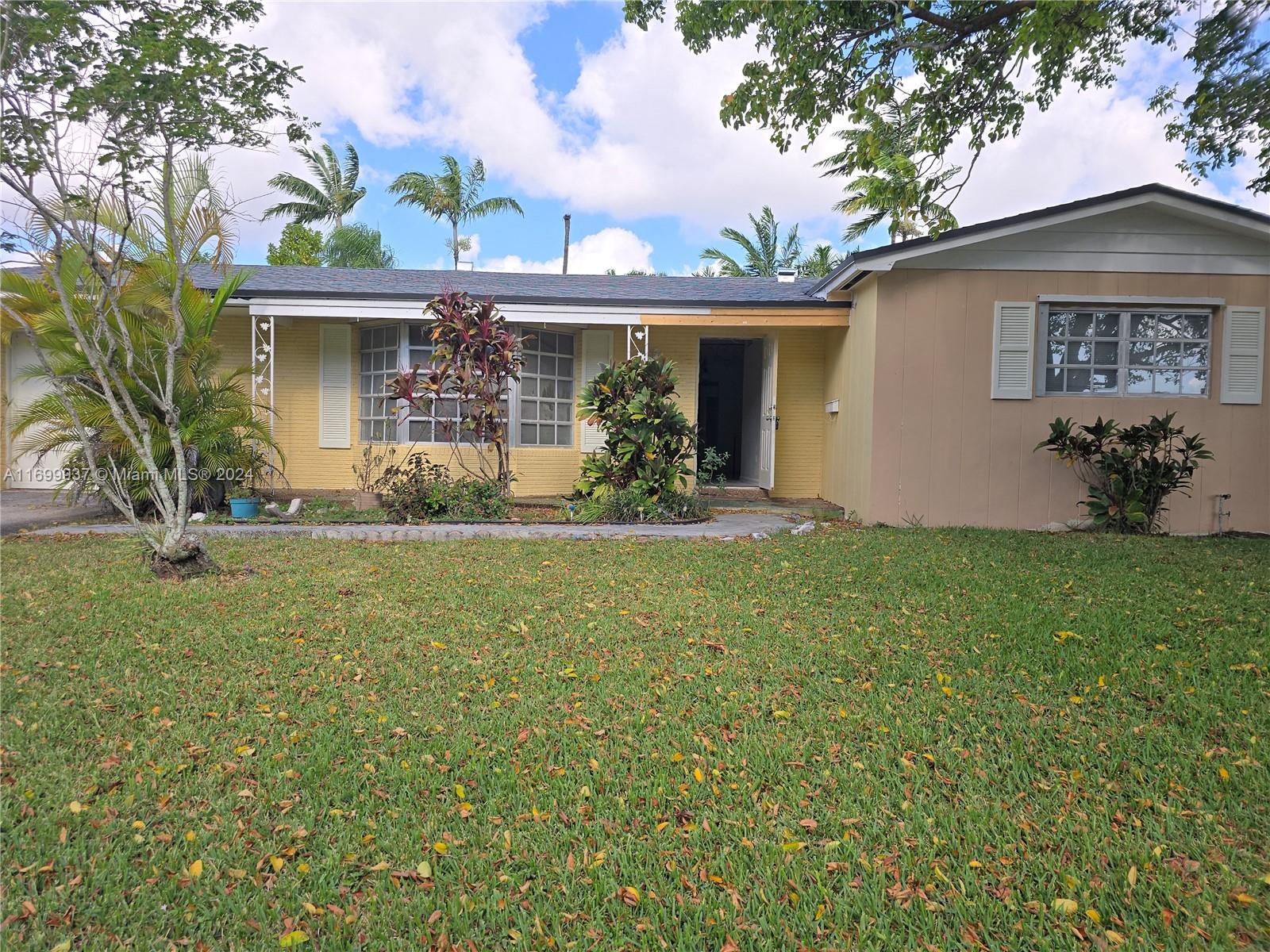 10515 Sw 96th Ter, Miami, Broward County, Florida - 3 Bedrooms  
2 Bathrooms - 