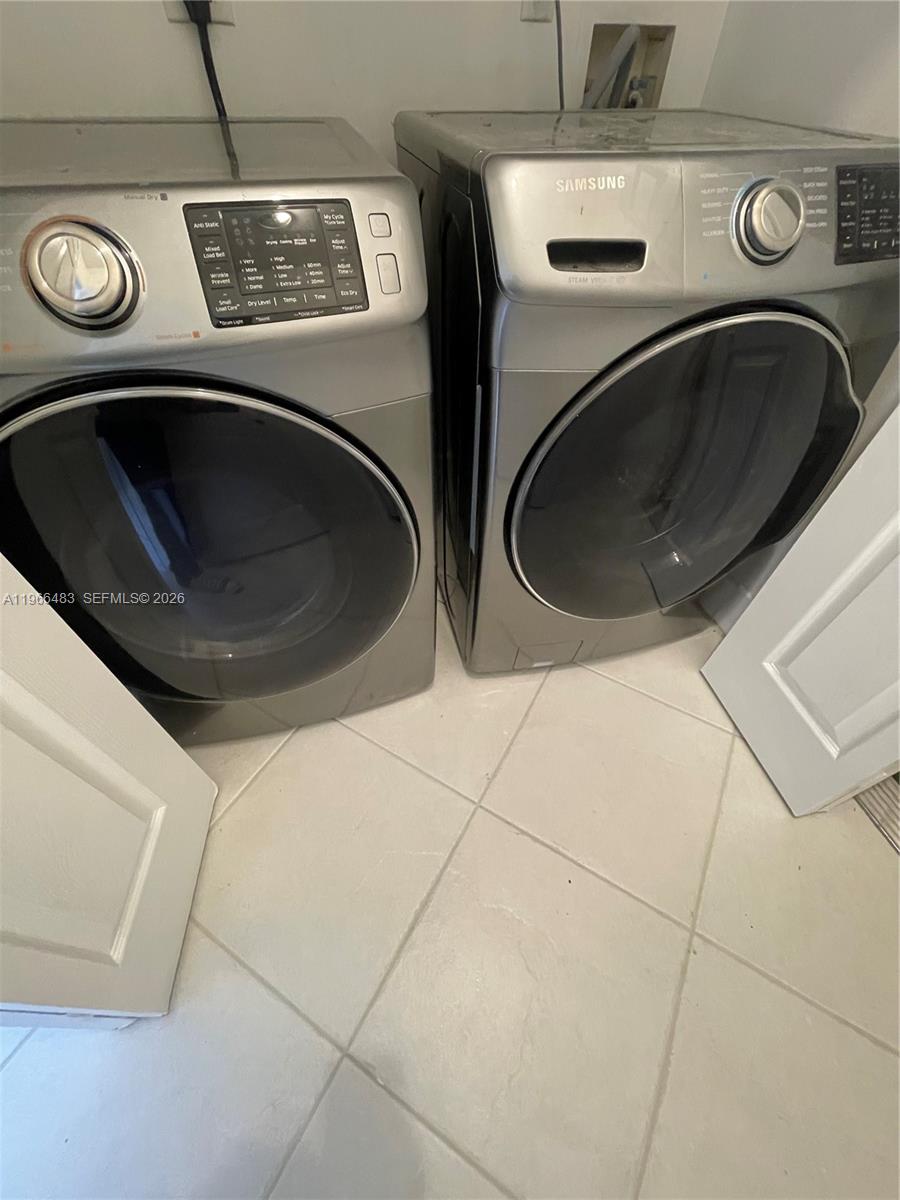 PORTOFINO - Residential Lease