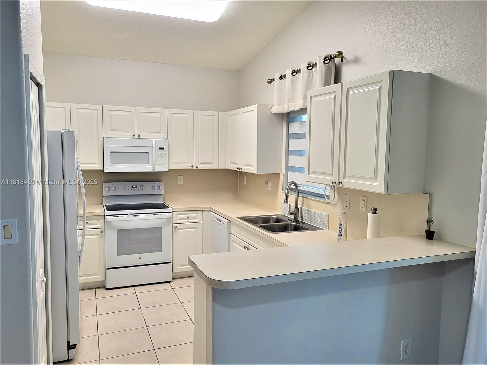 CENTURY ESTATES - Residential Lease