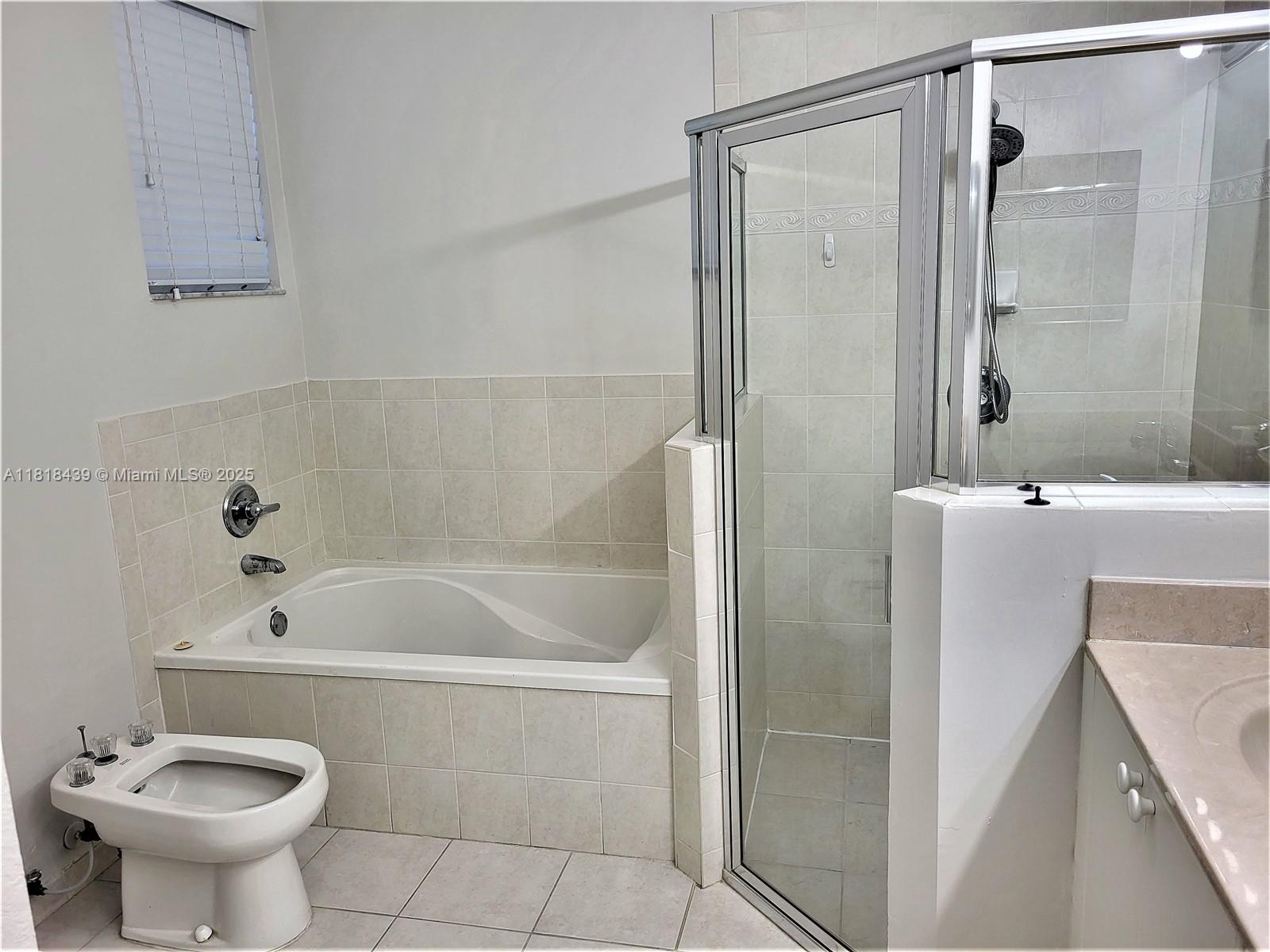 CENTURY ESTATES - Residential Lease