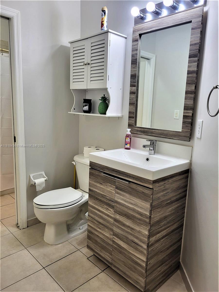 CENTURY ESTATES - Residential Lease