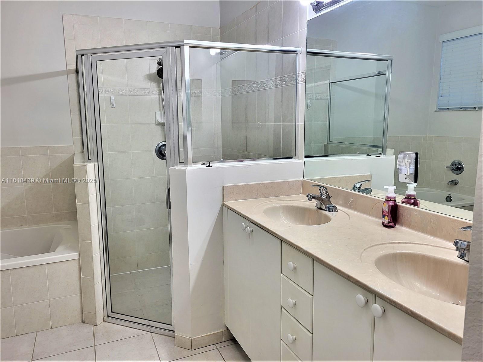 CENTURY ESTATES - Residential Lease