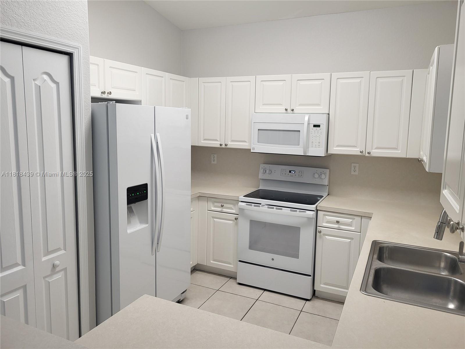 CENTURY ESTATES - Residential Lease