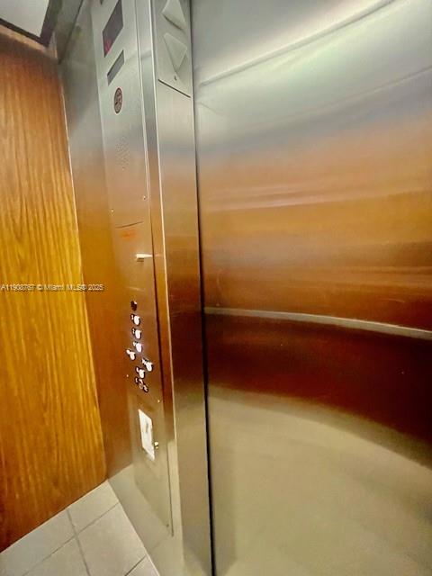 OCEAN VILLAS III CONDOMIN - Residential